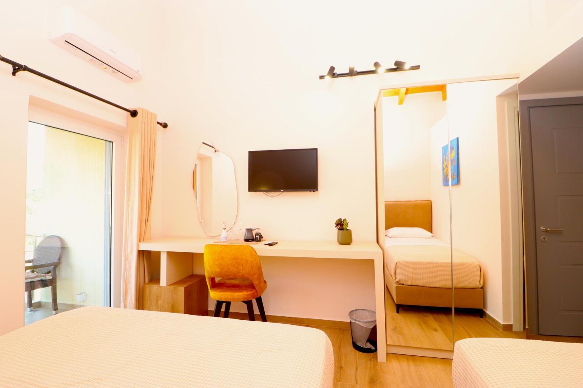 Fegi Rooms Himara Kültér fotó