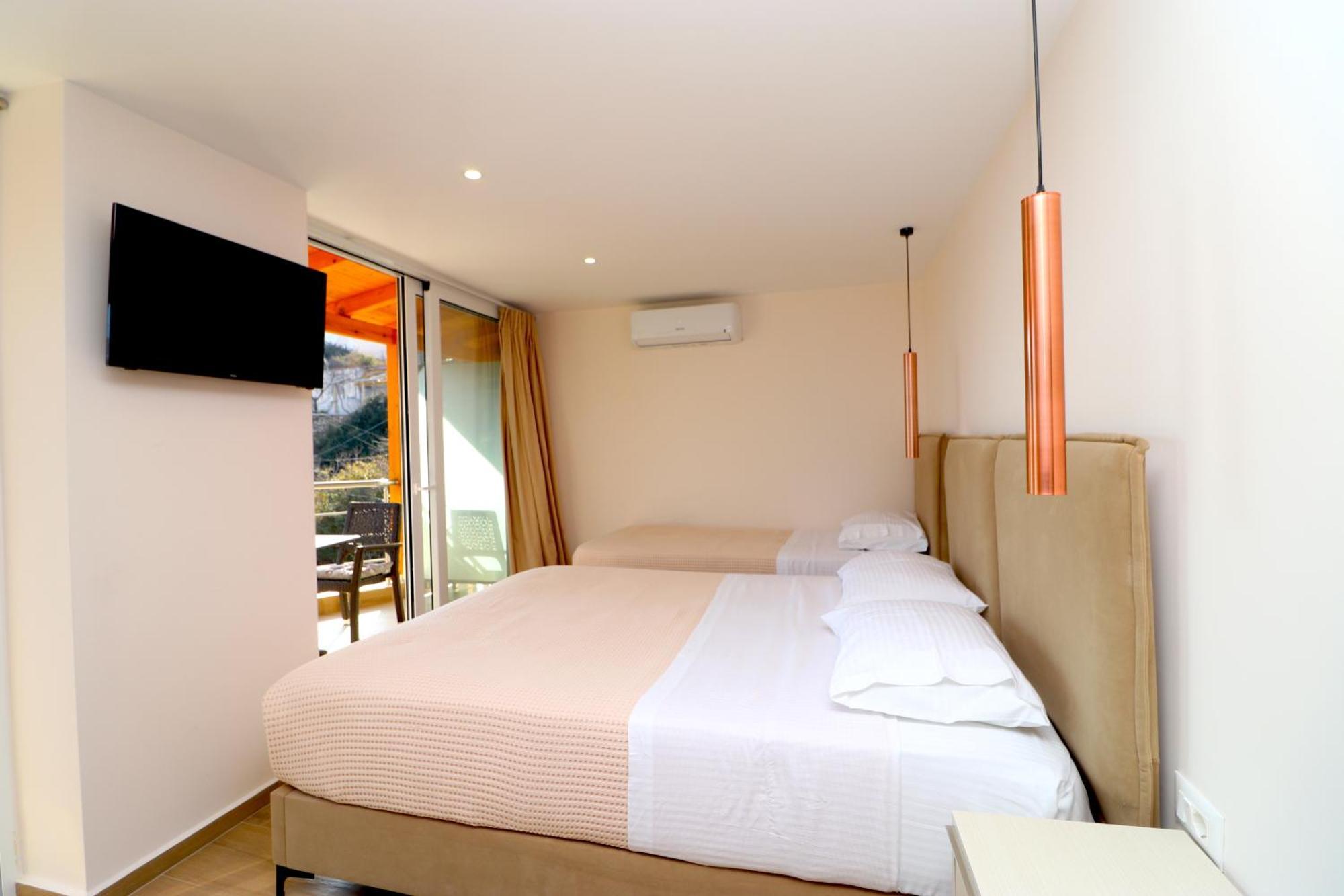 Fegi Rooms Himara Kültér fotó